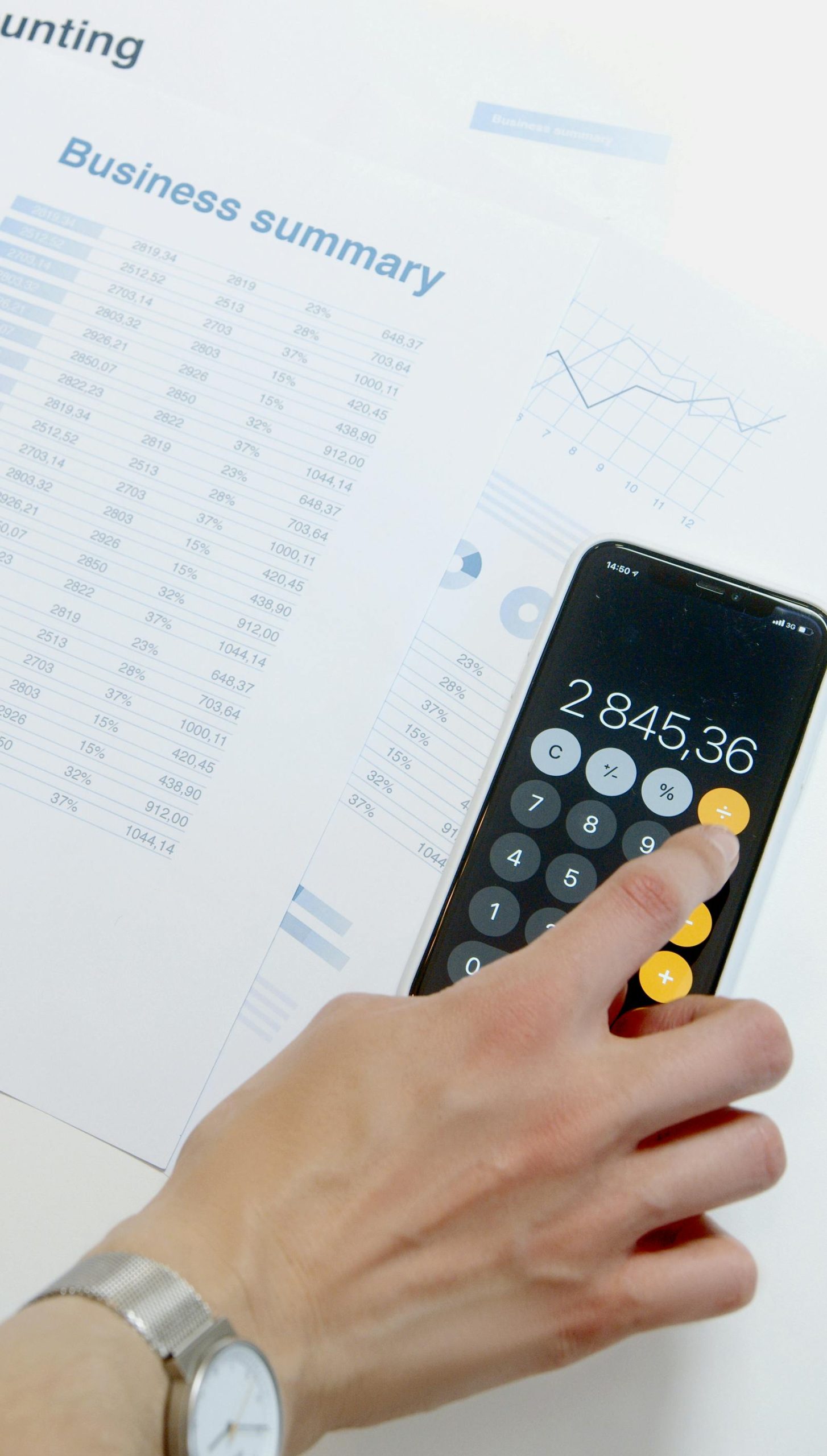 What Small Business Owners Should Consider When Choosing a Good Accountant